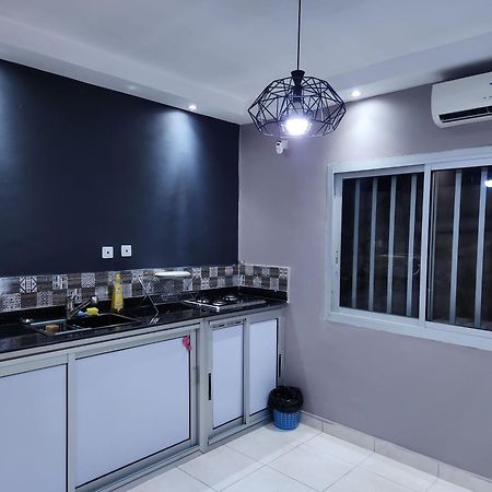 Meuble 1Ch 2E Ch Dispo Avec Un Supplement E1D Apartment Douala Exterior photo