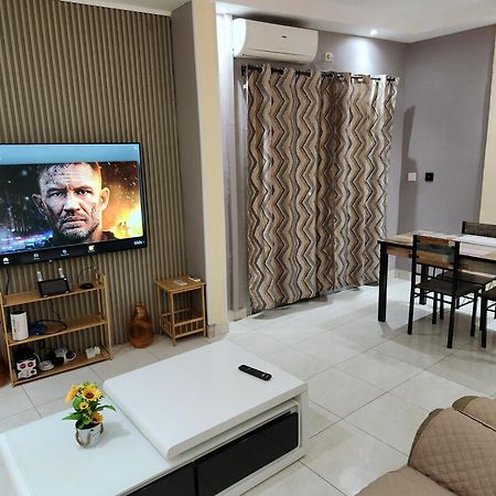 Meuble 1Ch 2E Ch Dispo Avec Un Supplement E1D Apartment Douala Exterior photo