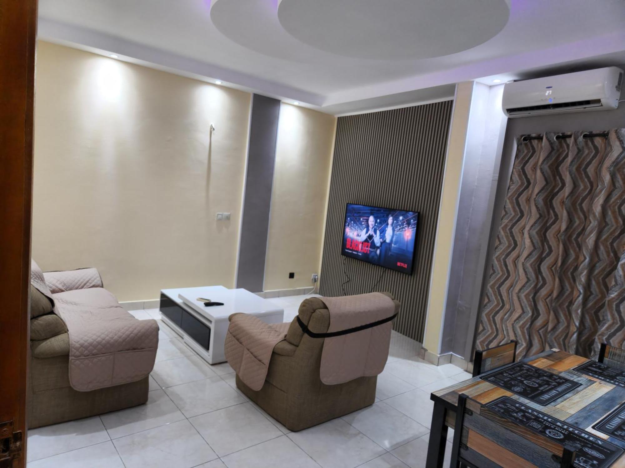 Meuble 1Ch 2E Ch Dispo Avec Un Supplement E1D Apartment Douala Exterior photo