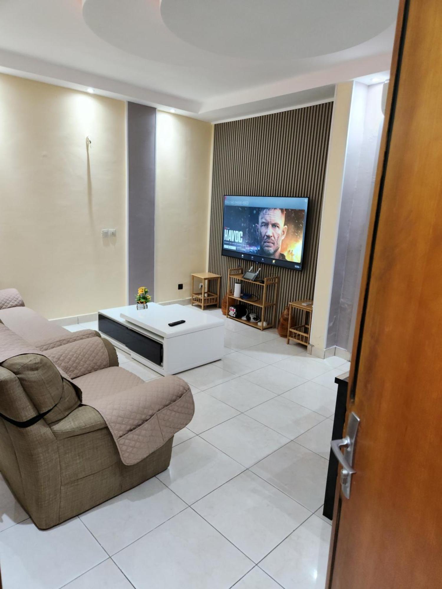Meuble 1Ch 2E Ch Dispo Avec Un Supplement E1D Apartment Douala Exterior photo