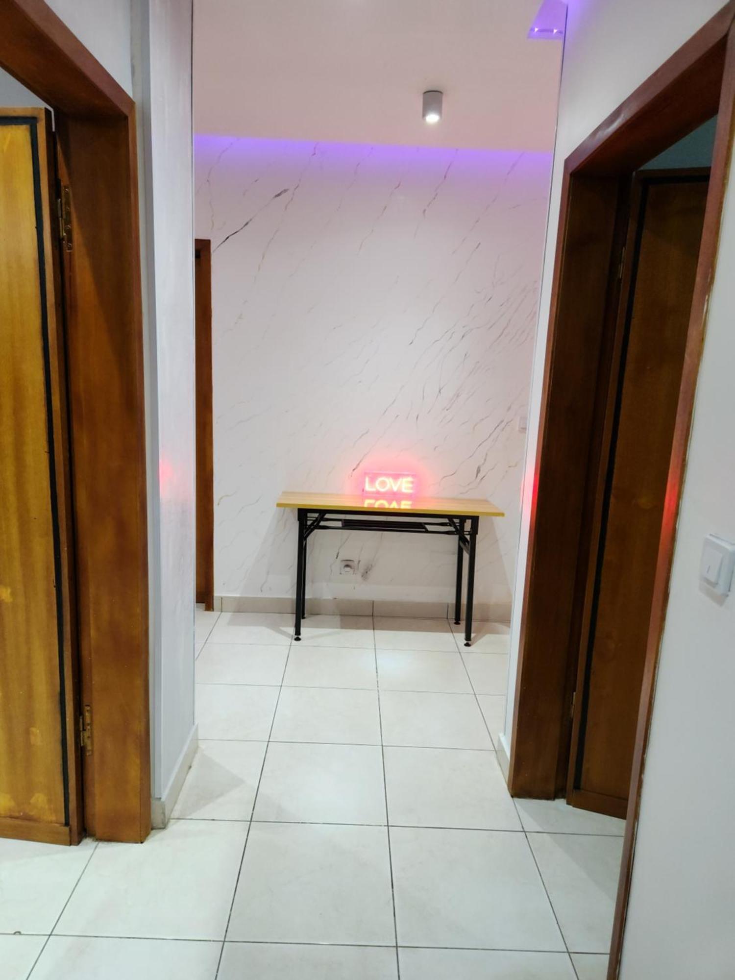 Meuble 1Ch 2E Ch Dispo Avec Un Supplement E1D Apartment Douala Exterior photo